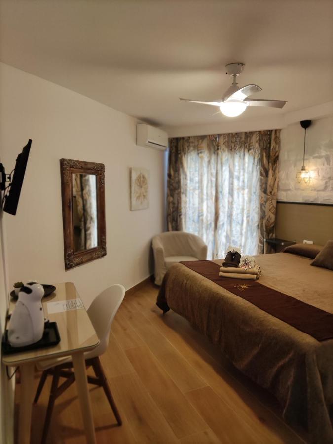 Hostal Casa Mercedes Nerja Eksteriør bilde